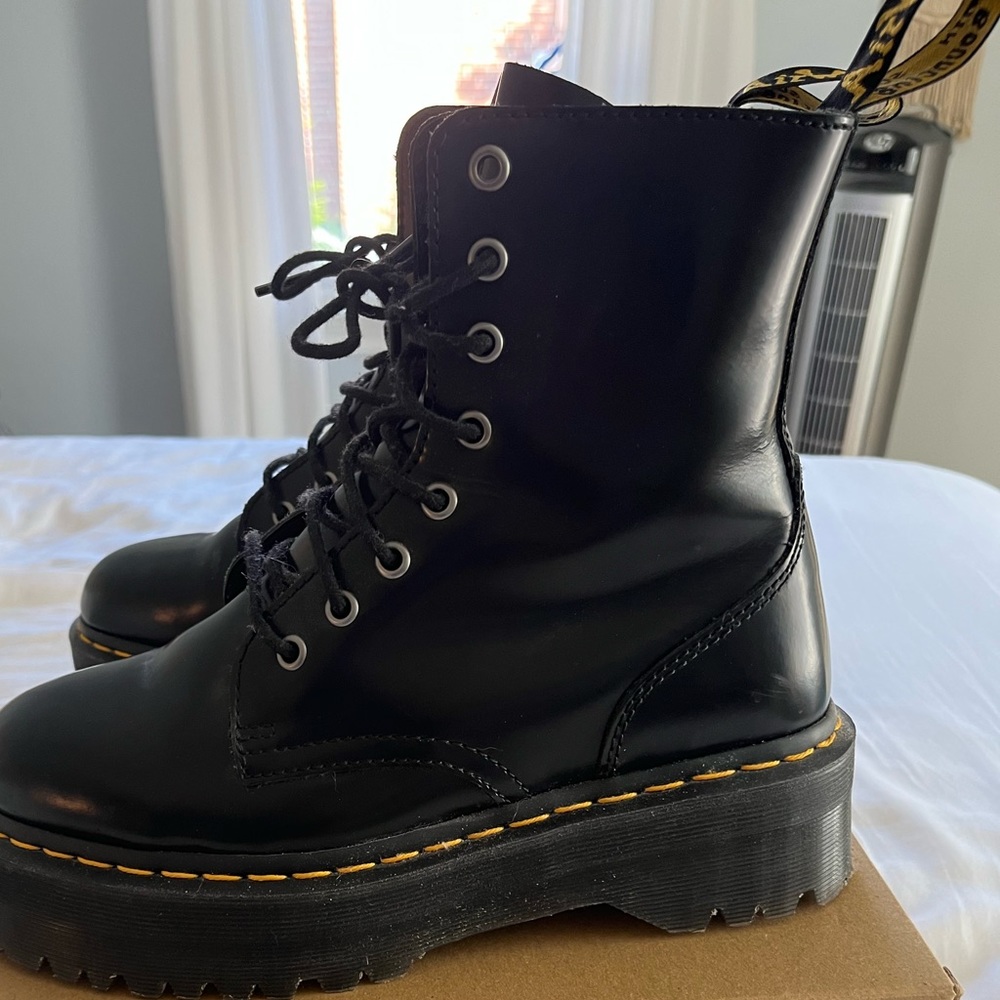 Dr. Martens Jadon platform Boots - Picture 3 of 5